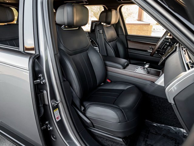 Used 2025 Land Rover Range Rover Long Wheelbase Autobiography image 28