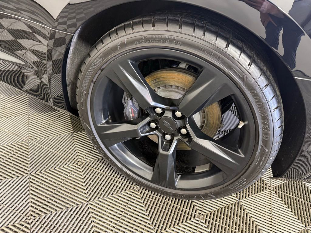 Used 2018 Chevrolet Camaro SS RWD image 10