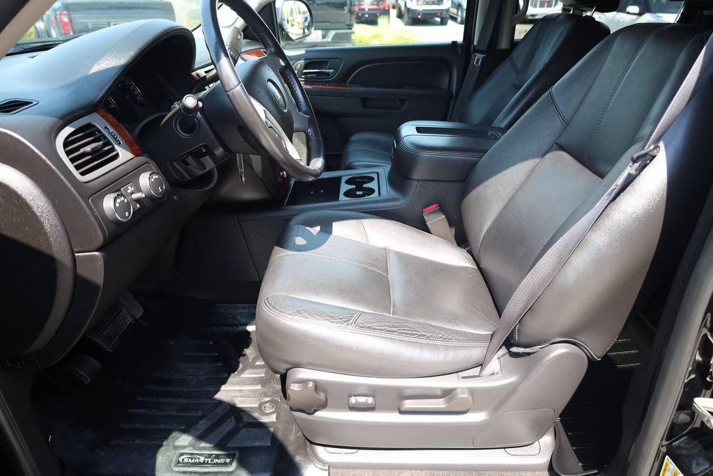 Used 2014 Chevrolet Suburban LT AWD/4WD image 11