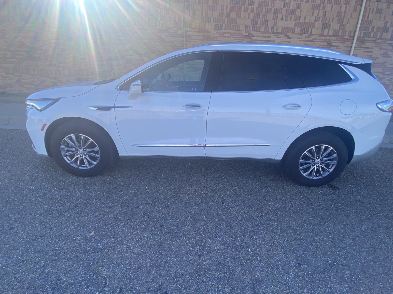 Used 2024 Buick Enclave Premium AWD/4WD image 4
