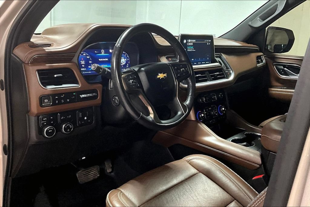 Used 2022 Chevrolet Tahoe High Country w/ Premium Package AWD/4WD image 16