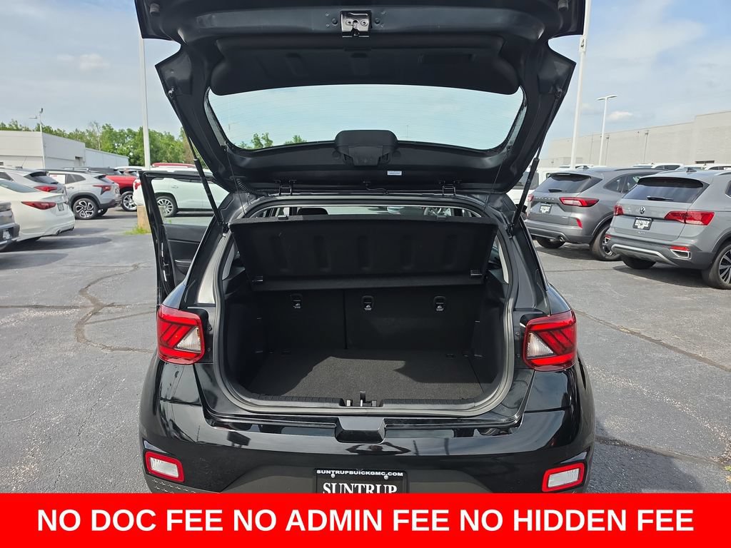 Used 2025 Hyundai Venue SEL FWD image 24