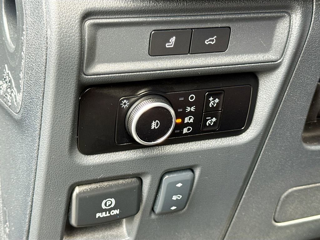 Used 2024 Ford Expedition Limited image 27