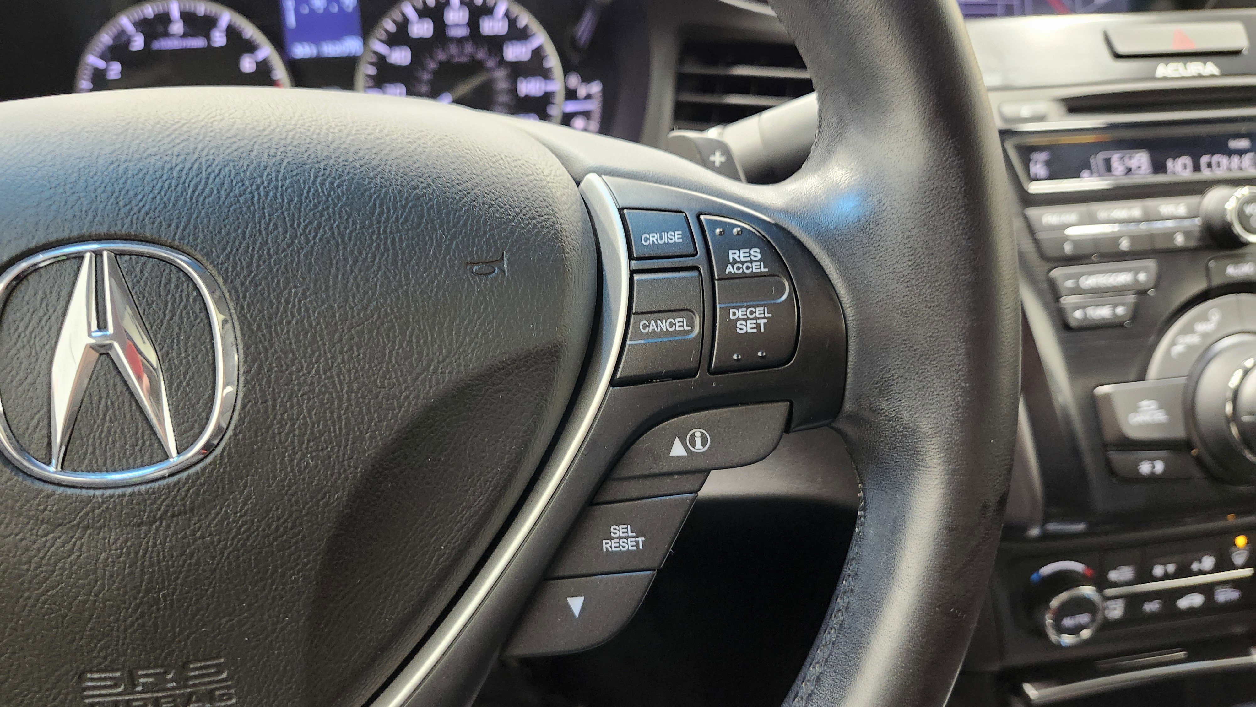 Used 2013 Acura ILX w/ Technology Package image 34