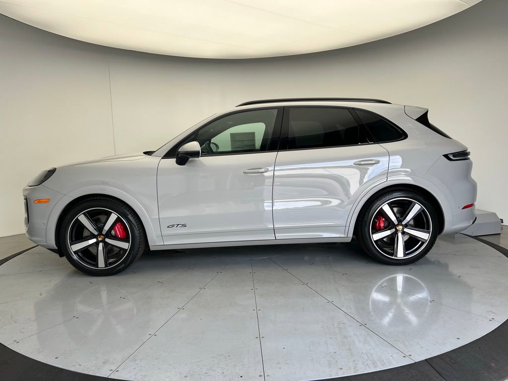 New 2025 Porsche Cayenne GTS image 2