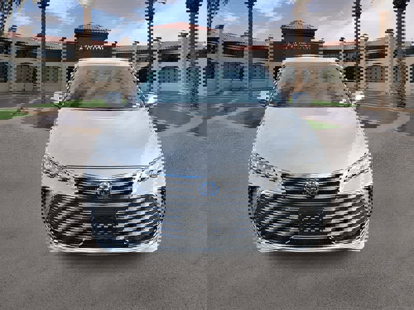 Used 2021 Toyota Avalon XLE w/ Carpet Mat Package (TMS) image 3