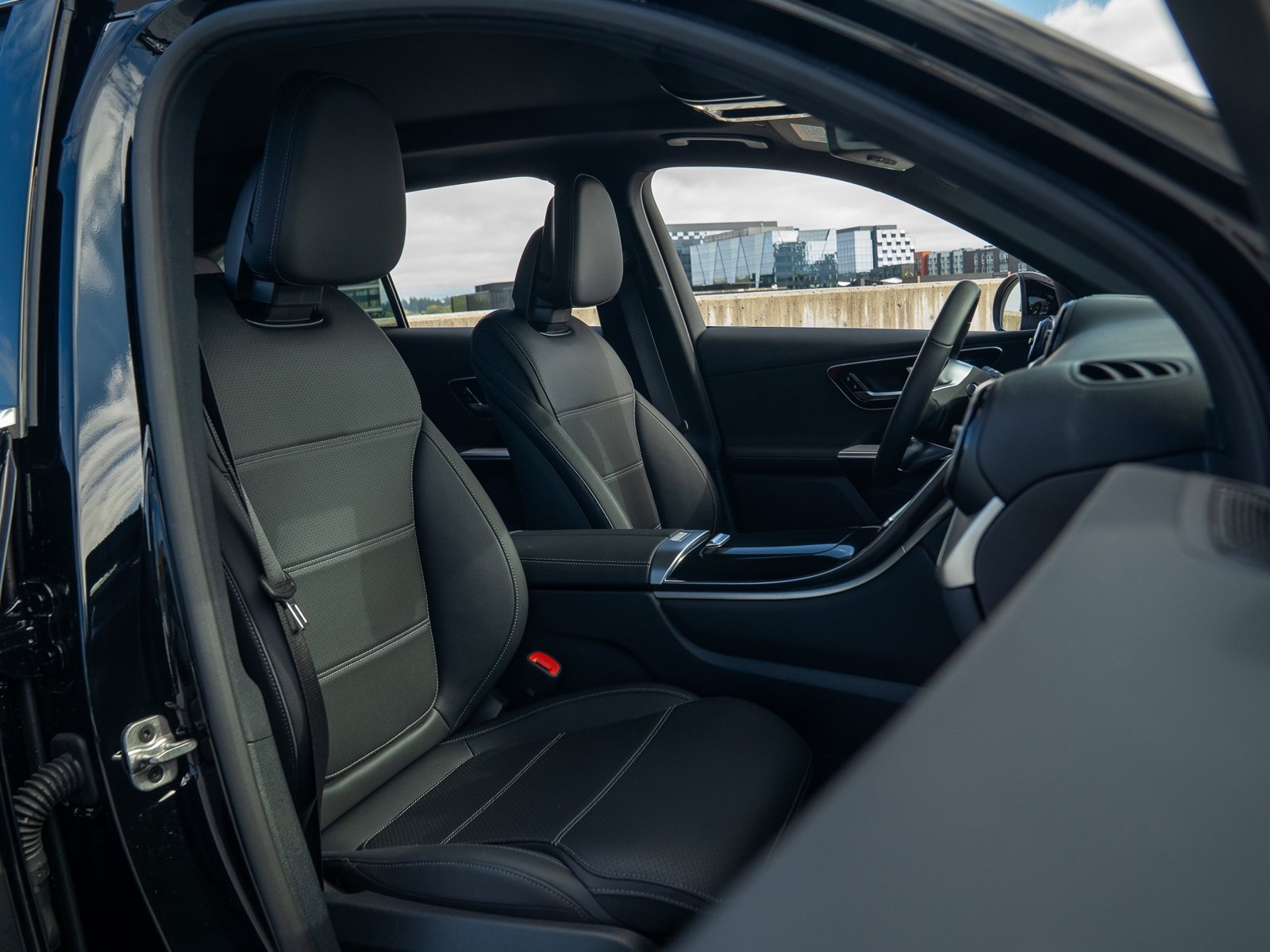 Certified 2026 Mercedes-Benz GLC 300 4MATIC image 29
