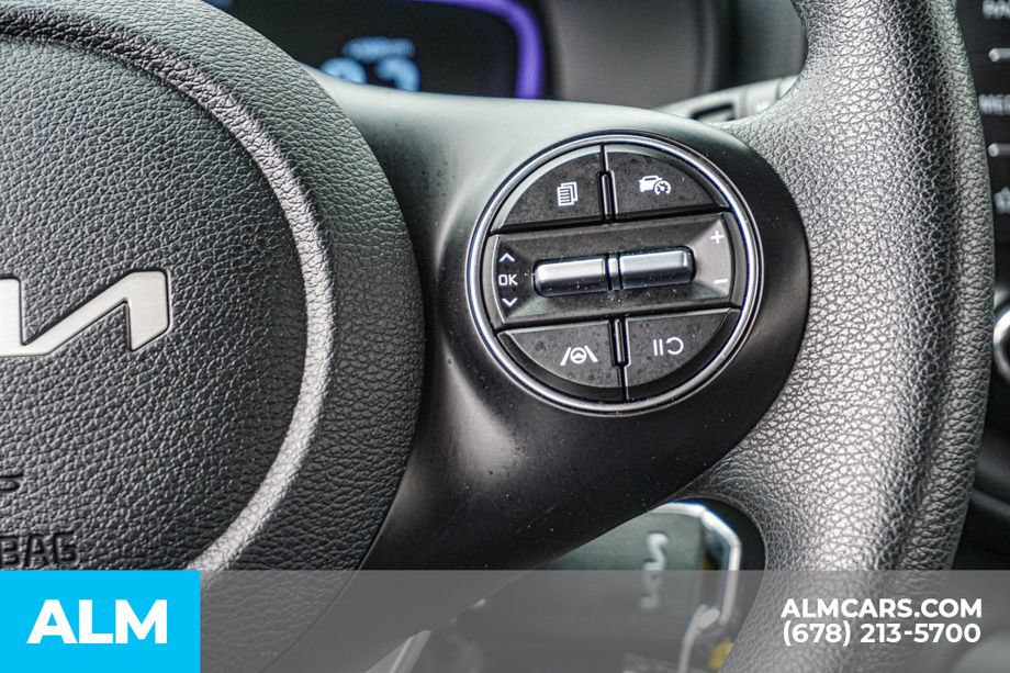 Used 2025 Kia Soul LX w/ LX Technology Package FWD image 30
