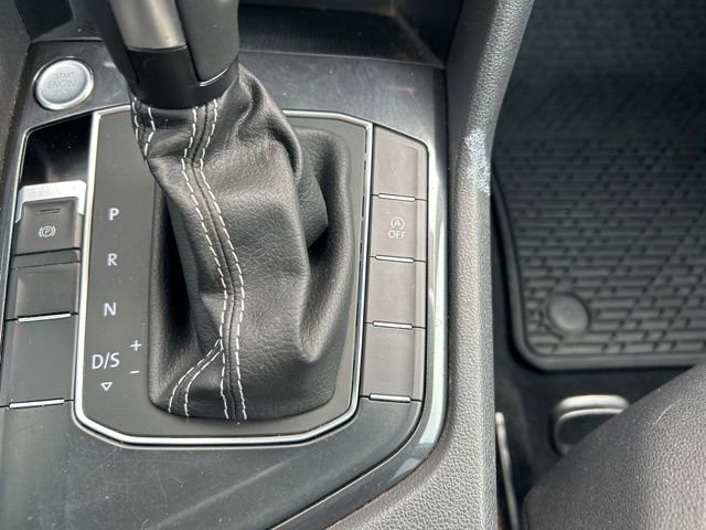 Used 2019 Volkswagen Tiguan SE w/ Panoramic Sunroof Package FWD image 28