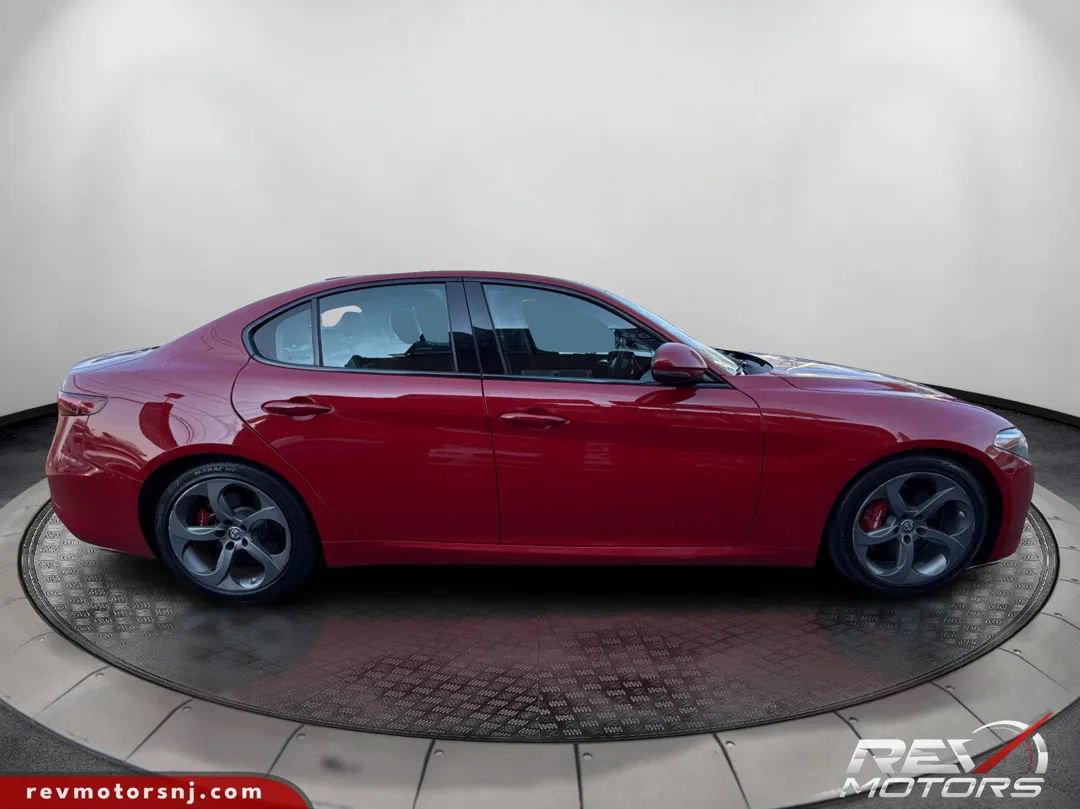Used 2018 Alfa Romeo Giulia RWD image 5