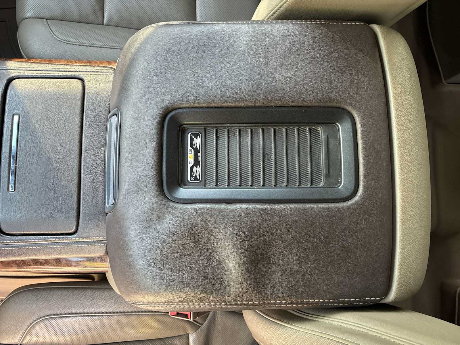 Used 2015 Chevrolet Suburban LTZ AWD/4WD image 22