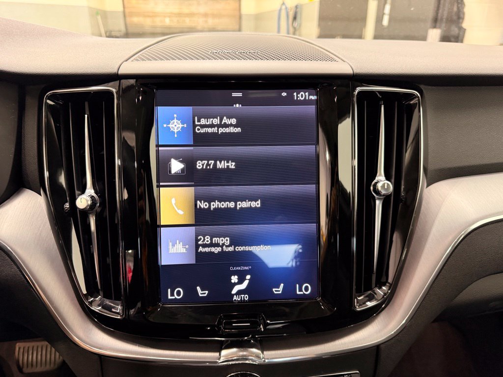 Used 2020 Volvo XC60 T6 Momentum w/ Advanced Package AWD/4WD image 16