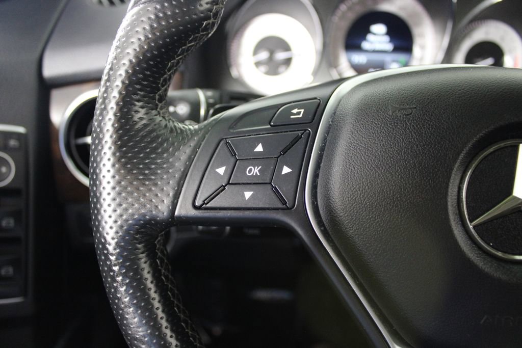 Used 2015 Mercedes-Benz GLK 350 4MATIC image 23