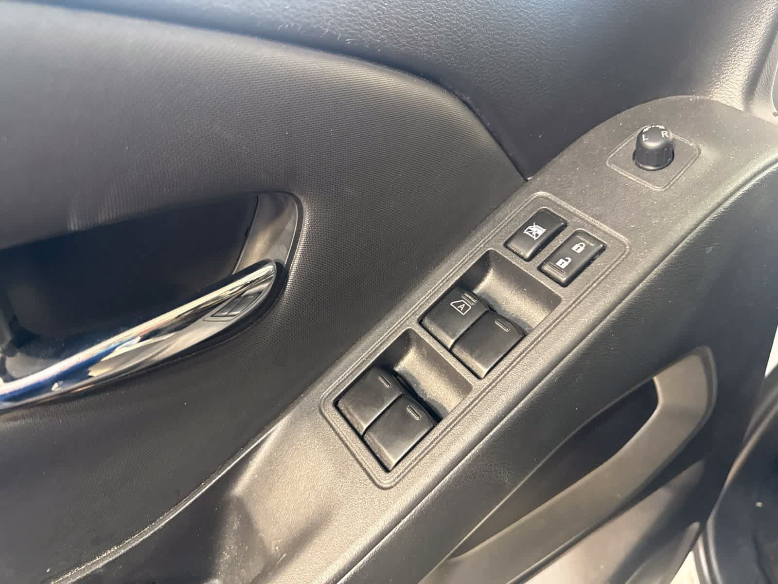 Used 2022 Nissan Frontier SV RWD image 18