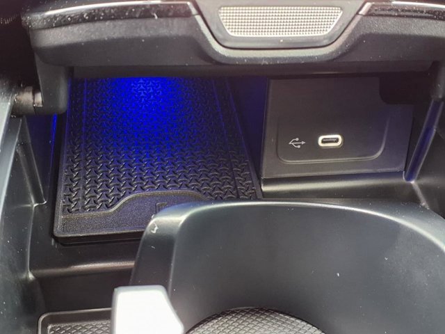 Used 2024 Mercedes-Benz C 300 Sedan image 8