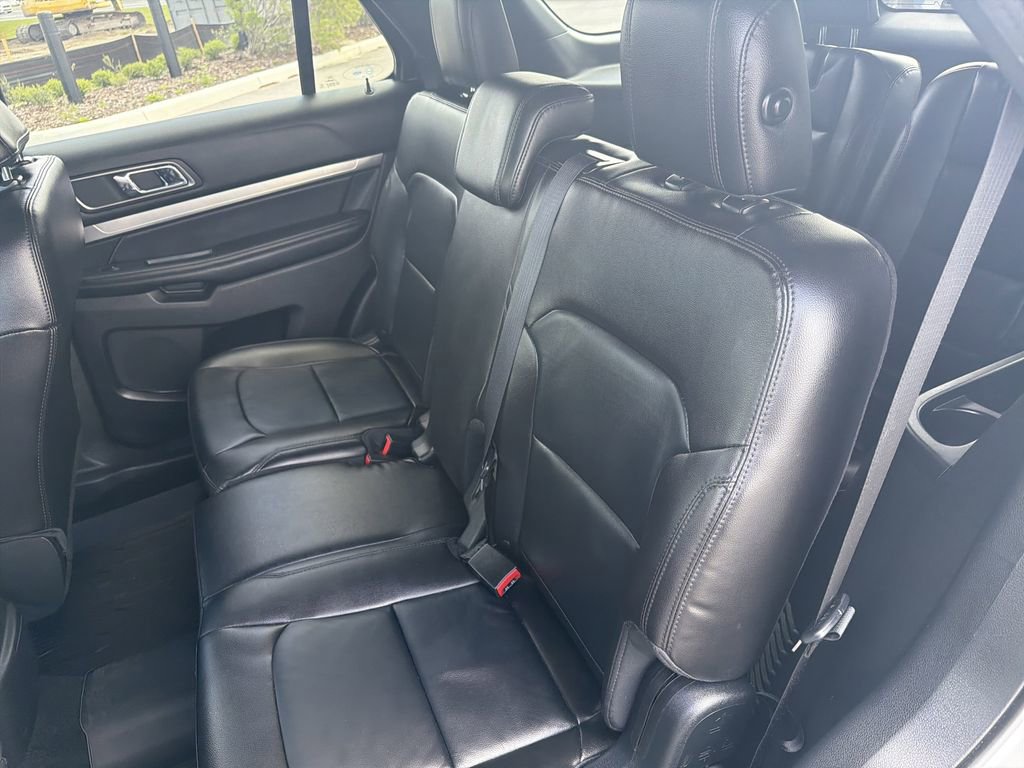 Certified 2018 Ford Explorer XLT w/ Equipment Group 202A image 17