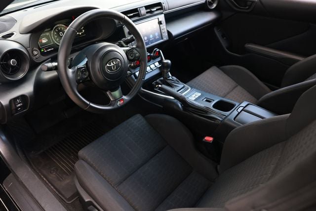 Used 2023 Toyota GR86 RWD image 6