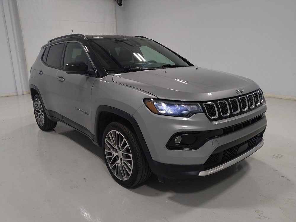 Used 2023 Jeep Compass Limited w/ Elite Group AWD/4WD image 13