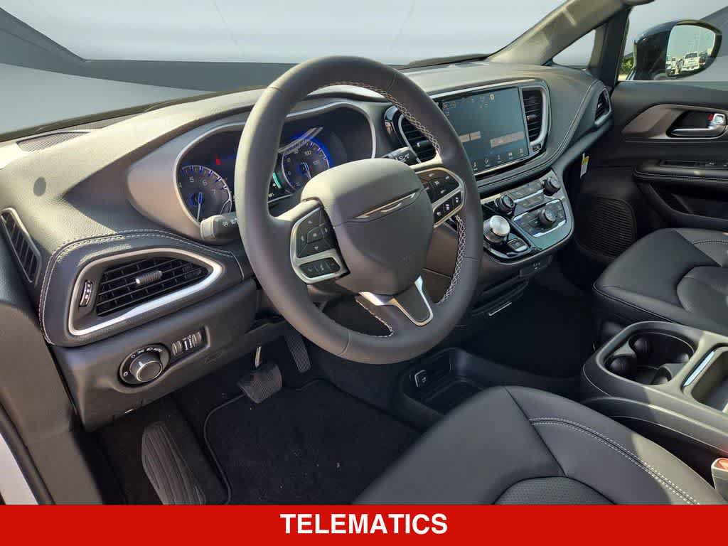 New 2027 Chrysler Pacifica Select FWD image 2