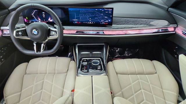 Used 2025 BMW 740i xDrive image 87