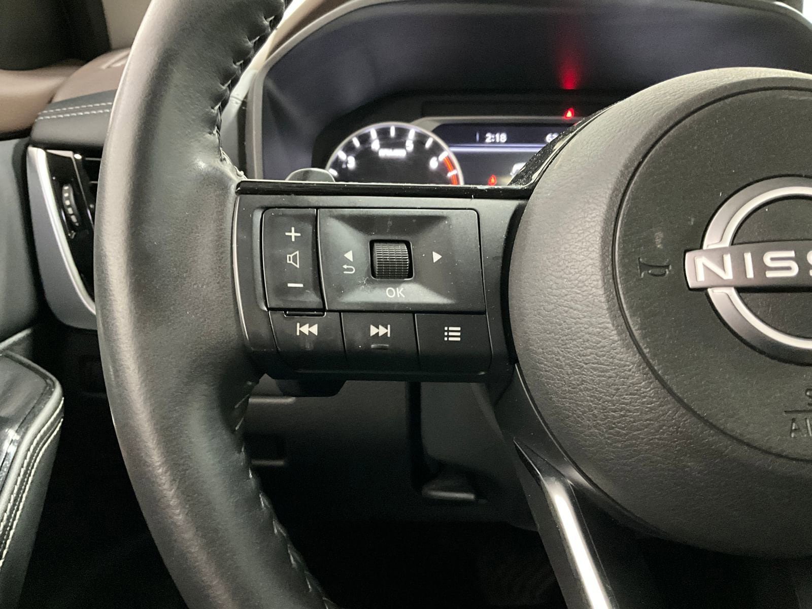 Used 2023 Nissan Rogue SL w/ SL Premium Package AWD/4WD image 18