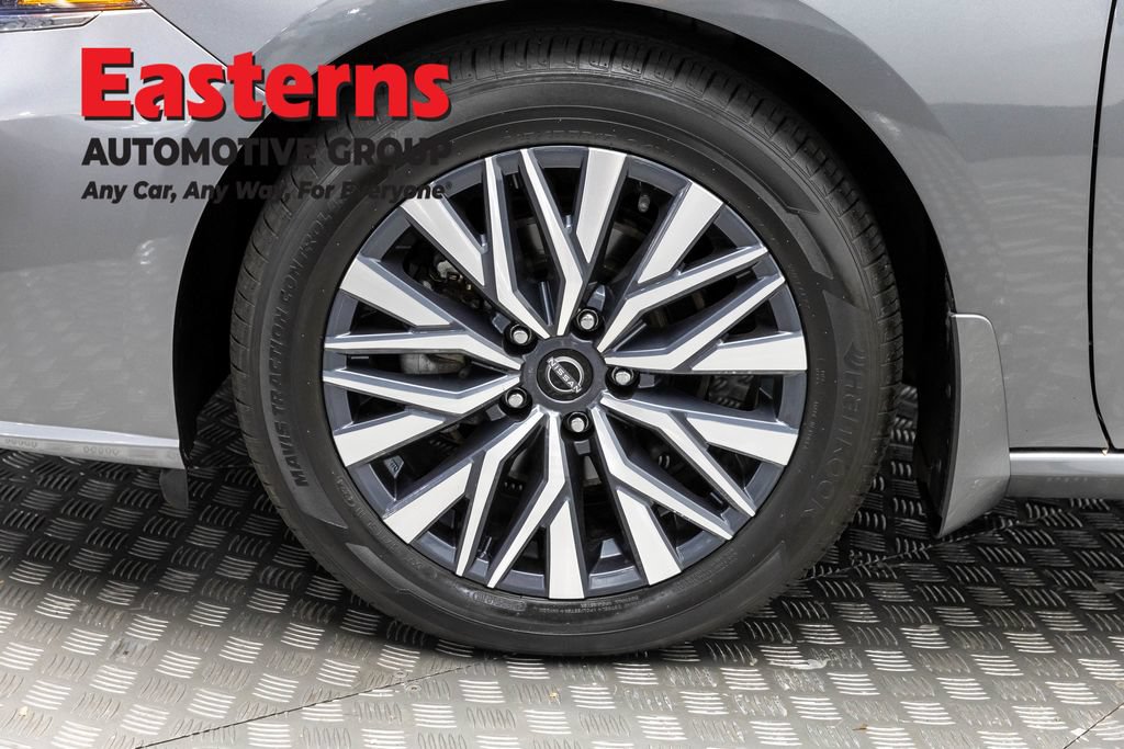 Used 2023 Nissan Altima 2.5 SV w/ SV Premium Package FWD image 33