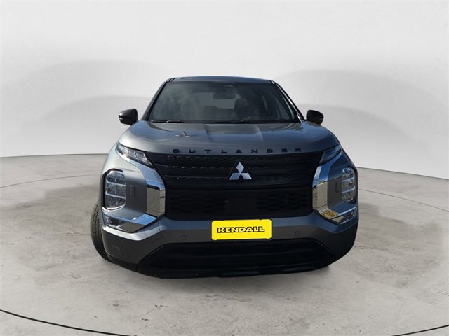 Used 2023 Mitsubishi Outlander SE Black Edition image 8