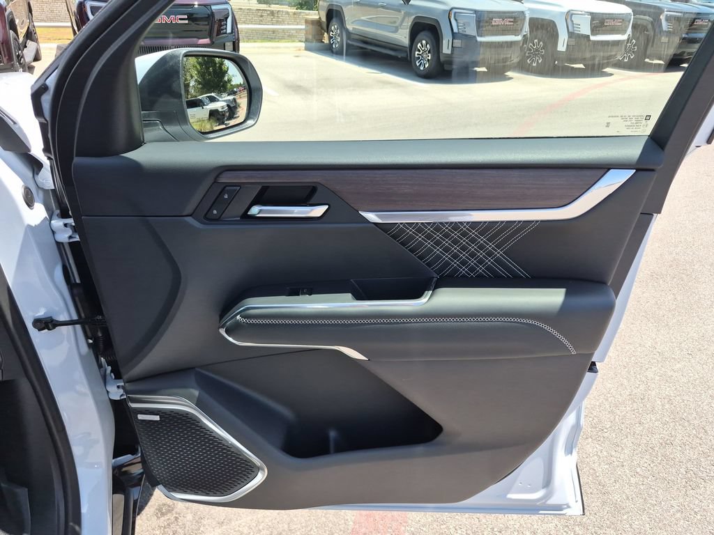New 2027 GMC Acadia Denali w/ LPO, Floor Liner Package FWD image 36