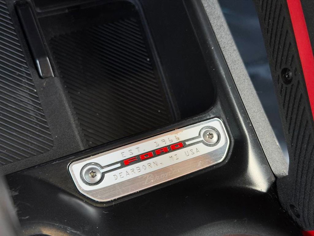 Used 2025 Ford Bronco Heritage Edition AWD/4WD image 32