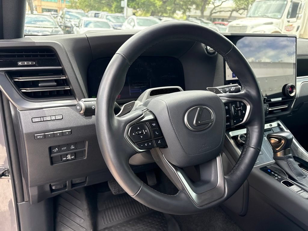 Certified 2025 Lexus GX 550 w/ Accessory Package (Z1) AWD/4WD image 12