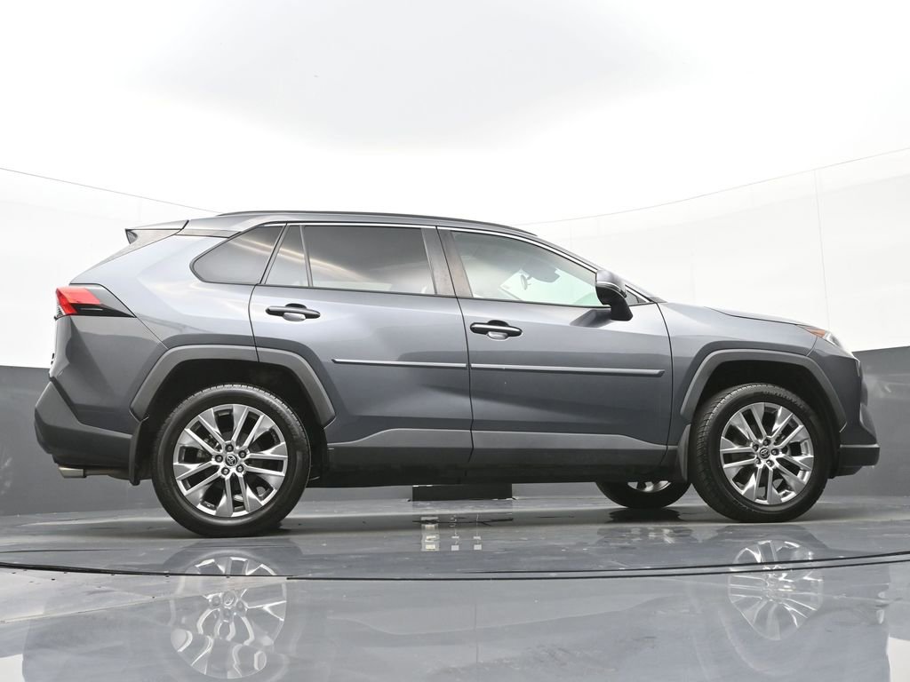 Used 2021 Toyota RAV4 XLE Premium image 44