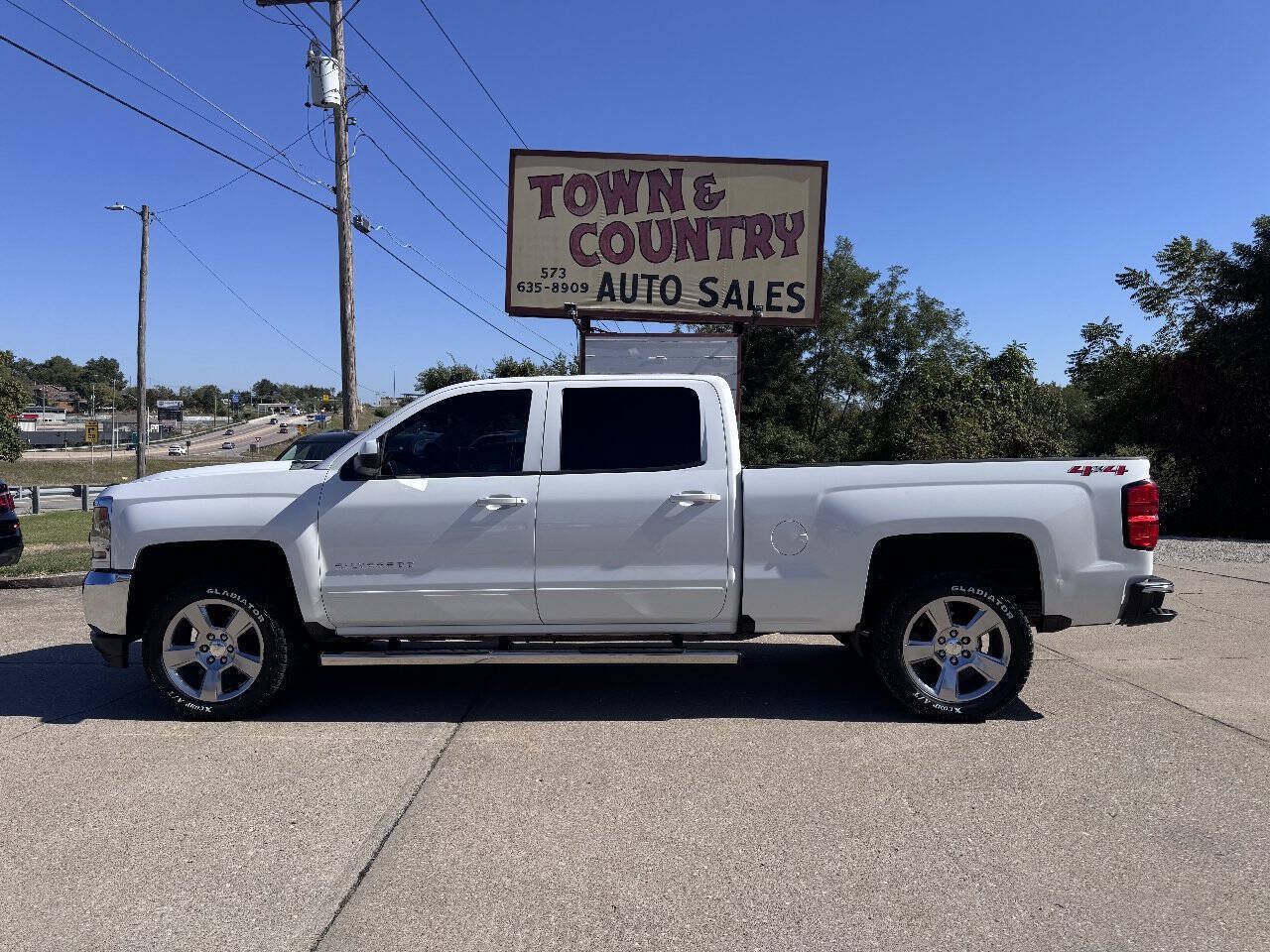 Used 2018 Chevrolet Silverado 1500 LT w/ All Star Edition AWD/4WD image 4