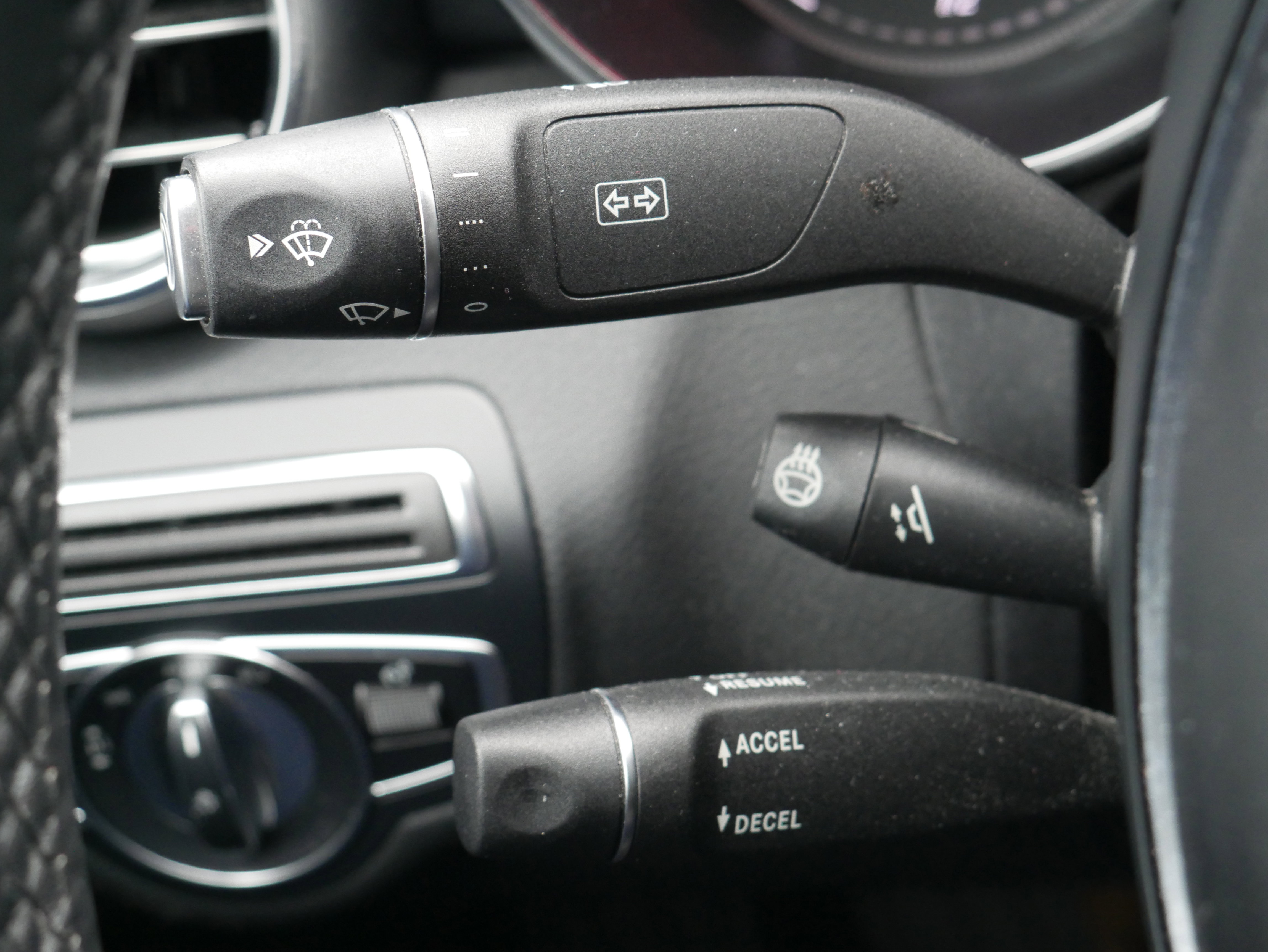 Used 2018 Mercedes-Benz C 300 C 300 image 23