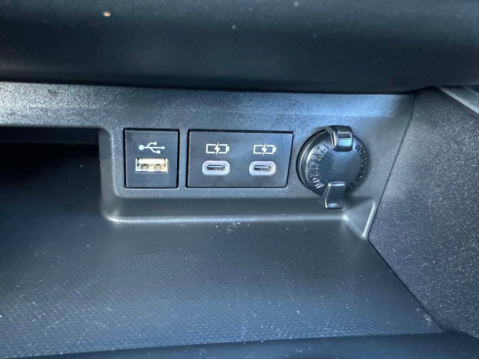 Used 2023 Toyota Highlander XLE image 28