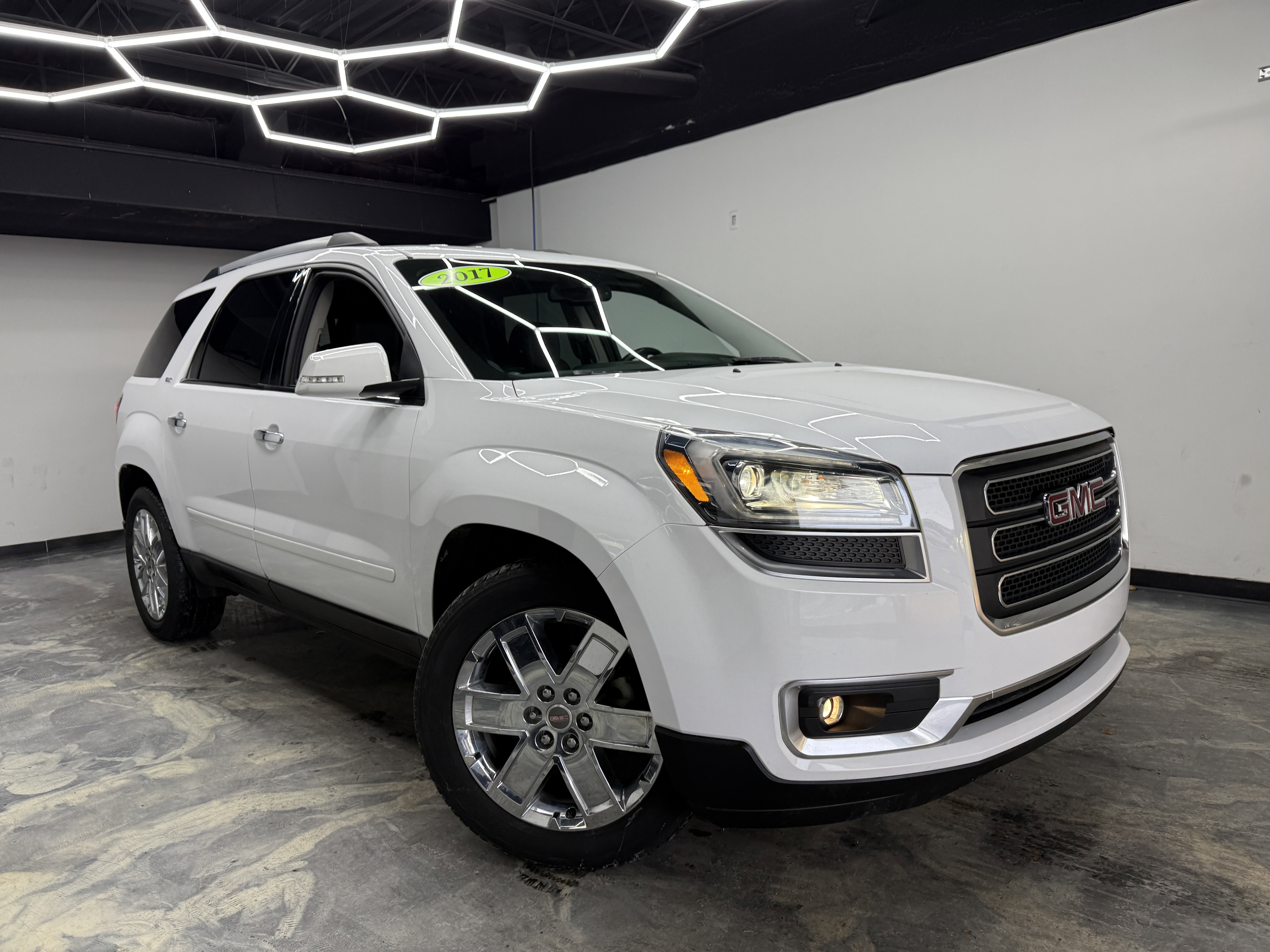 Used 2017 GMC Acadia Limited SLT image 6