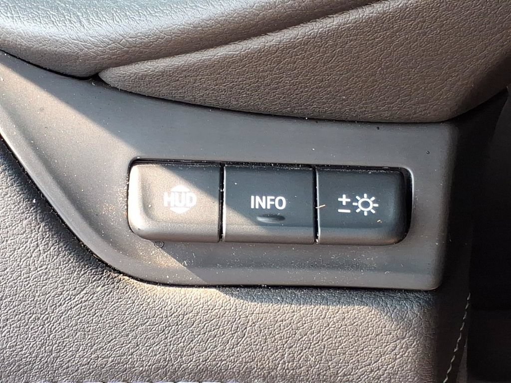 Used 2019 Cadillac Escalade Premium Luxury w/ LPO, Radiant Package AWD/4WD image 18