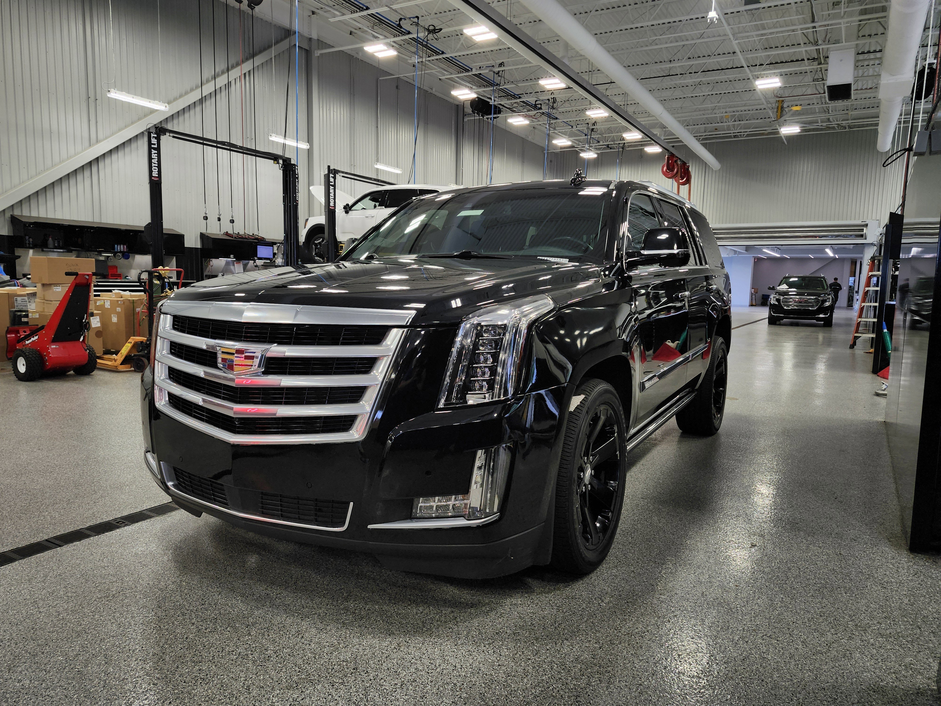 Used 2015 Cadillac Escalade Premium image 29