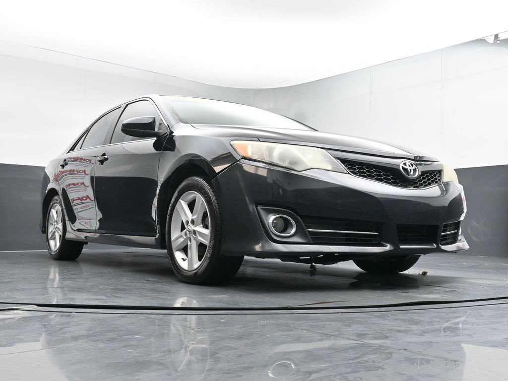 Used 2013 Toyota Camry SE image 32