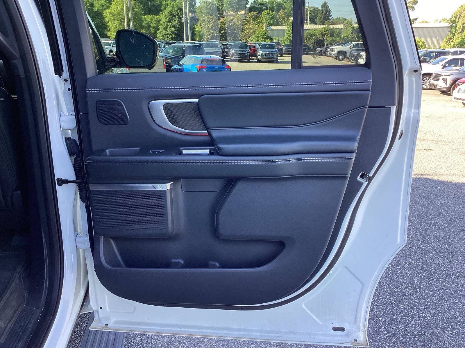 Used 2025 Ford Expedition Max Platinum w/ Stealth Performance Package AWD/4WD image 7