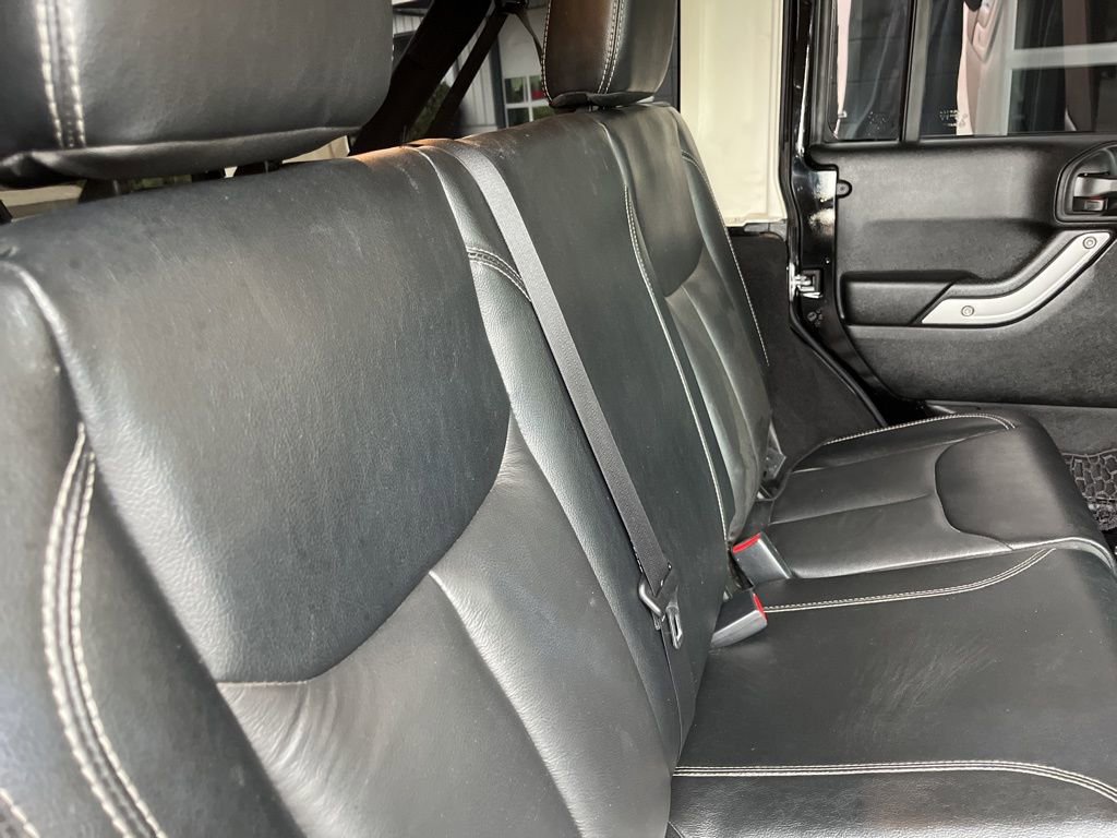 Used 2018 Jeep Wrangler Unlimited Rubicon w/ Cold Weather Group AWD/4WD image 51