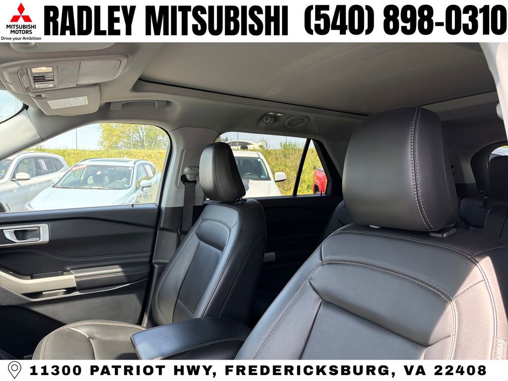 Used 2022 Ford Explorer XLT w/ Equipment Group 202A image 2