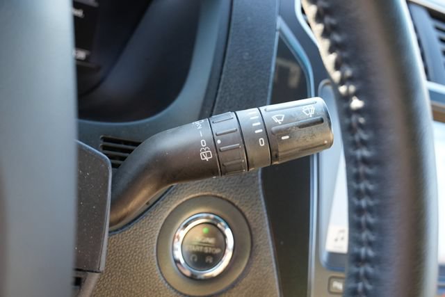 Used 2017 Ford Explorer XLT w/ Equipment Group 202A FWD image 28