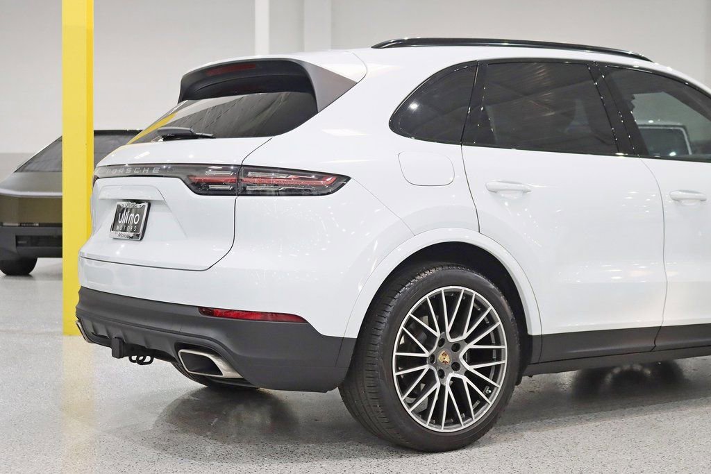 Used 2022 Porsche Cayenne Platinum Edition image 10