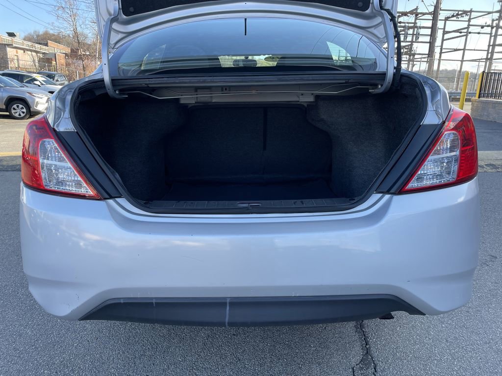 Used 2018 Nissan Versa SV image 13