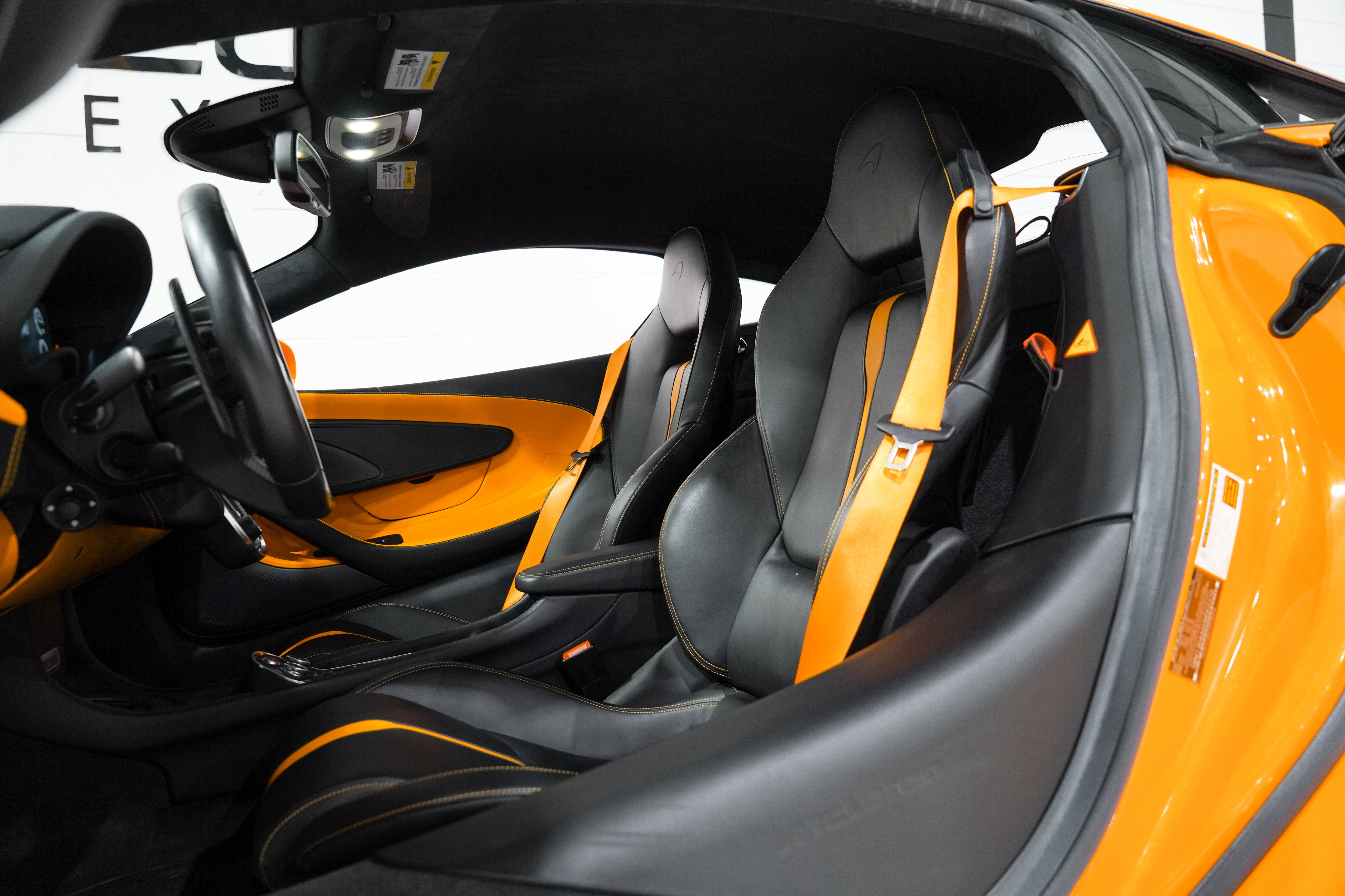 Used 2017 McLaren 570S Coupe RWD image 9