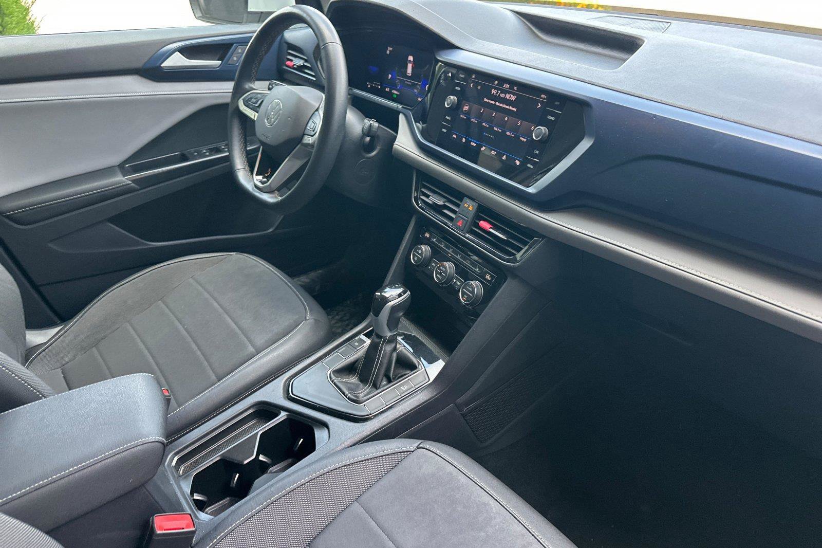 Certified 2024 Volkswagen Taos SE FWD image 15