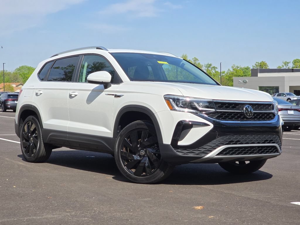 Certified 2024 Volkswagen Taos SEL AWD/4WD image 2