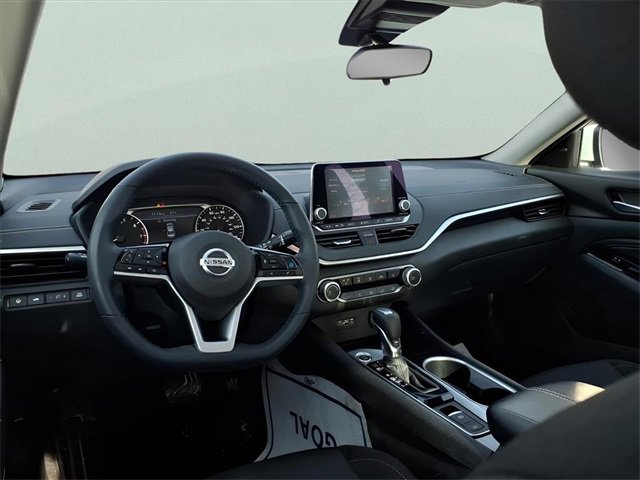 Used 2021 Nissan Altima 2.5 SV w/ SV Premium Package image 9