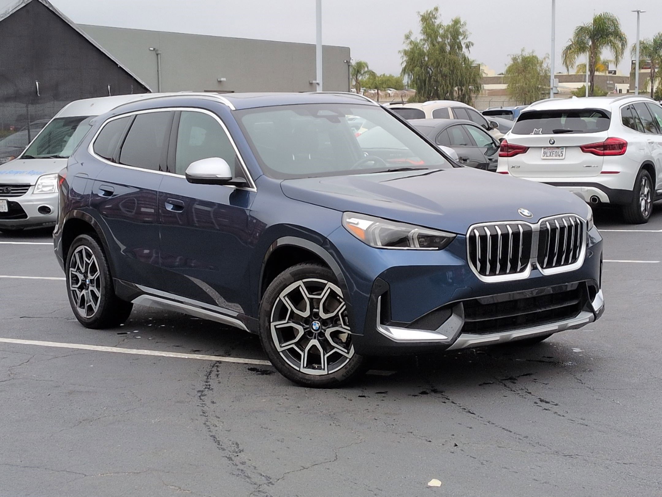 Used 2023 BMW X1 xDrive28i w/ Premium Package AWD/4WD image 2