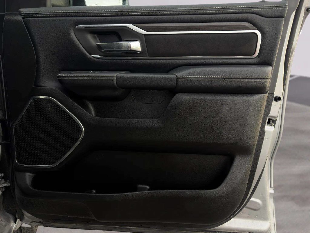 Used 2026 RAM 1500 Laramie AWD/4WD image 17